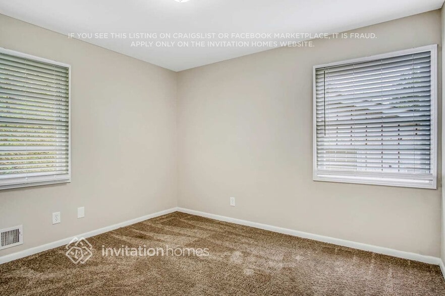 Building Photo - 2407 Cresta Dr