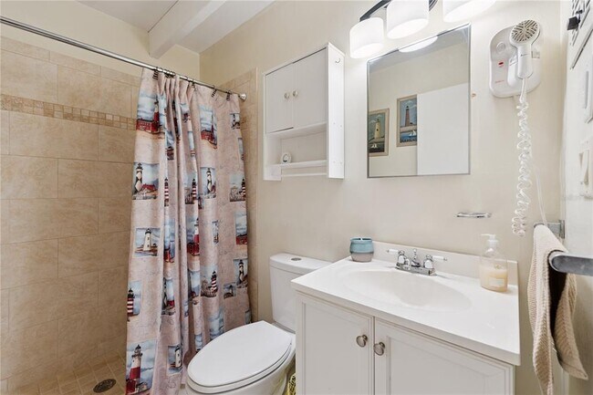 Building Photo - 3821 Club Cir