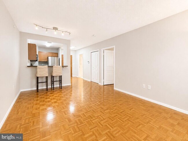 Building Photo - 7111 Woodmont Ave