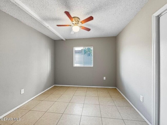 Building Photo - 106 Maple Ct