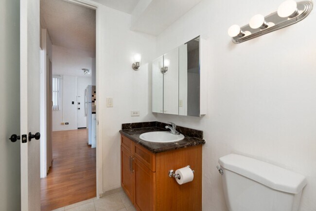 Building Photo - Modern, Fully Updated 1BR at the Gateway to Waikiki – ALL UTILITIES INCLUDED!