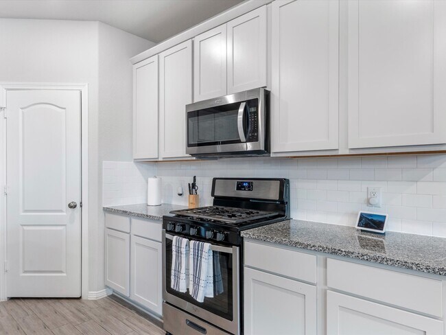 Building Photo - 10811 Violet Bloom Dr