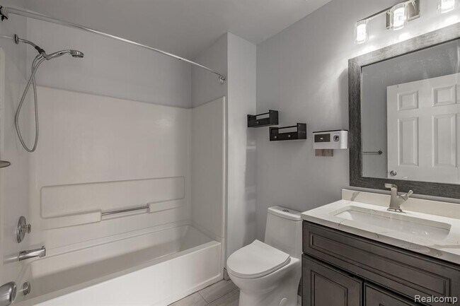 Building Photo - 116 Saber Way