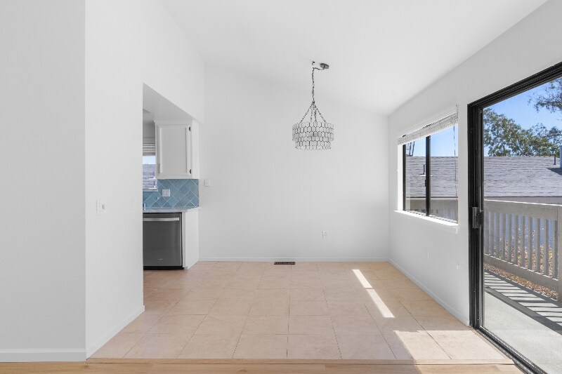 Building Photo - 440 Solar Way