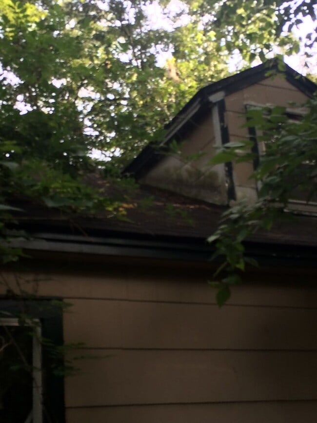 Building Photo - 2107 Campbell St