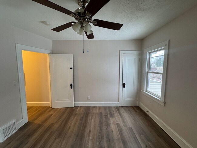 Building Photo - 3264 W 130th St