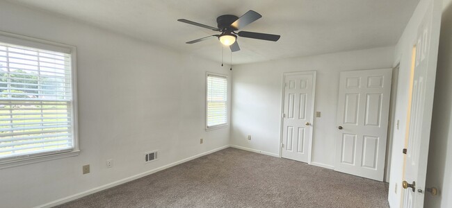 Building Photo - 5595 Executive Way