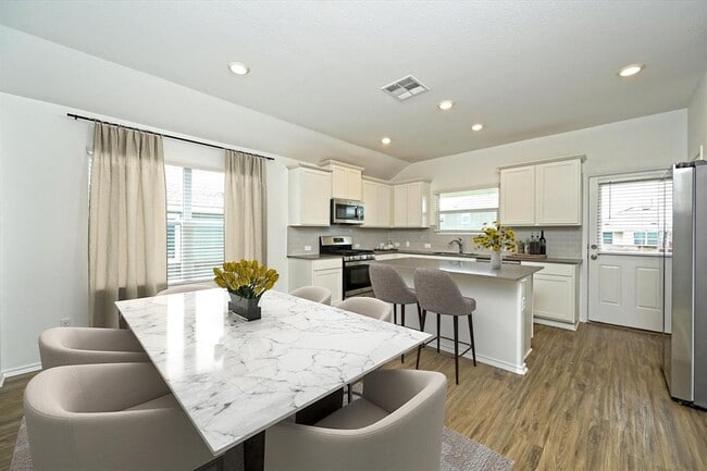 Building Photo - 180 Madrid