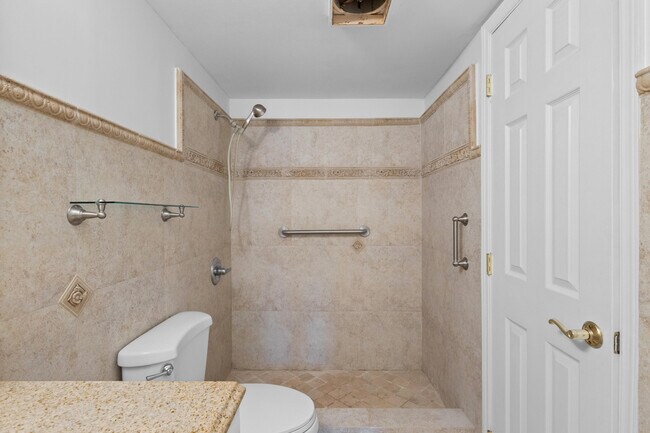 Building Photo - 1965 SE 5th Ct