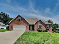 Building Photo - 114 N Peach Brook