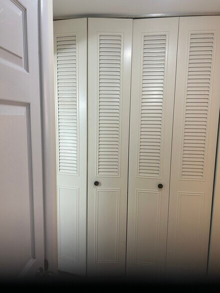 Building Photo - 1168A Clydebank Ct