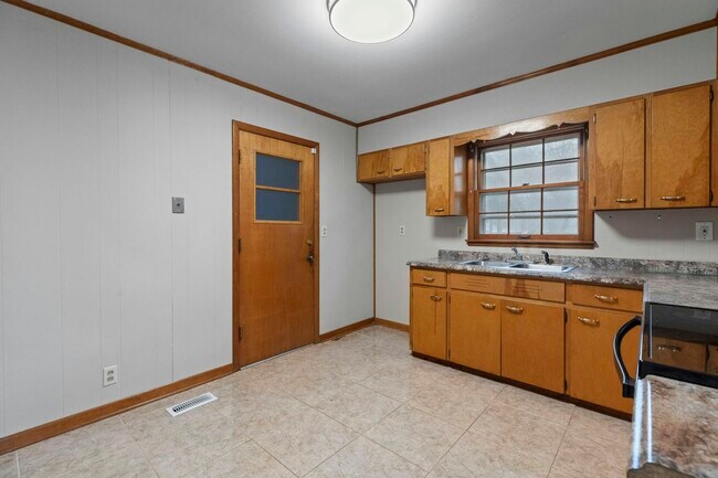 Building Photo - 3511 Purdy Dr NW