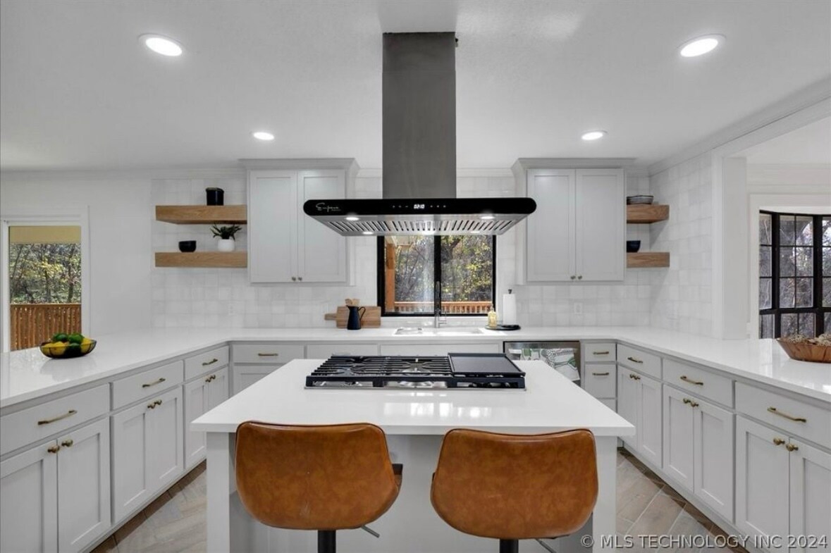 Building Photo - 11016 S Jamestown Ave