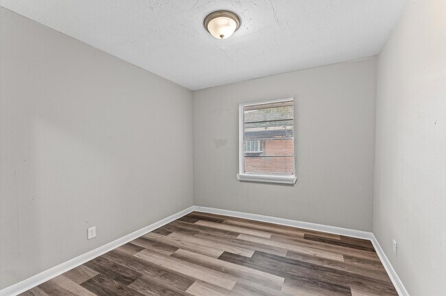 Building Photo - 3034 Akard St