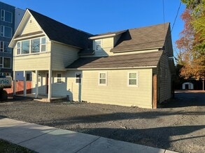 Building Photo - 1853 Garden Ave