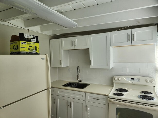 Building Photo - 65 W 34th St