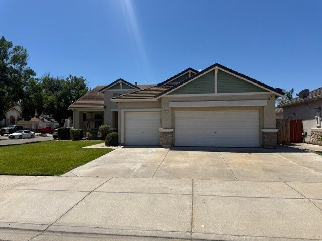 Building Photo - Ceres 3 Bedroom 2 Bathroom Home