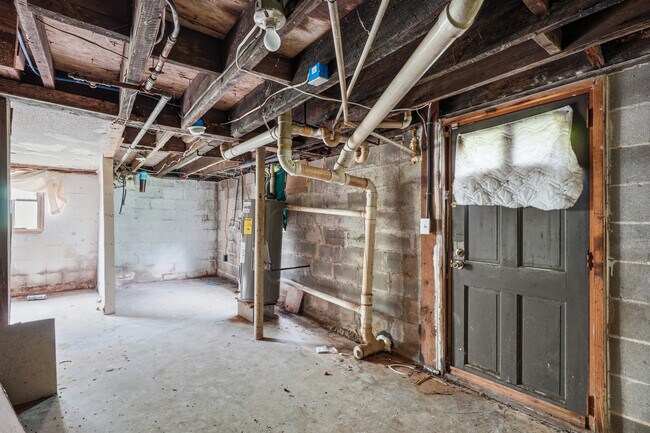 Building Photo - 615 Macon St