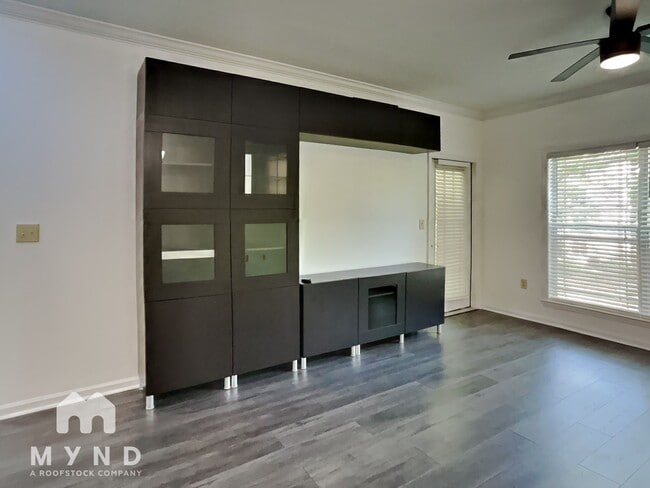 Building Photo - 4333 Dunwoody Park
