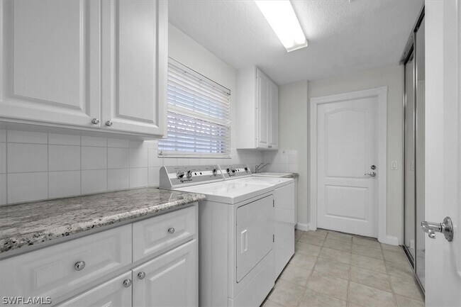 Building Photo - 5065 Ventura Ct