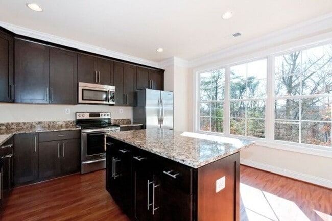 Building Photo - 1570 Wickham Pond Dr