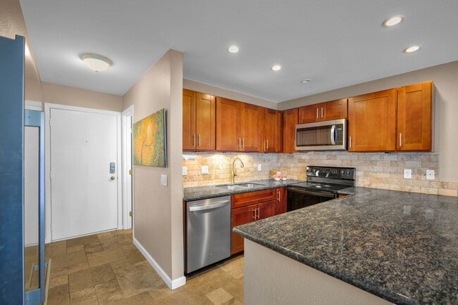 Building Photo - Maui Lani Terraces D-204 – Furnished 1 Bed...