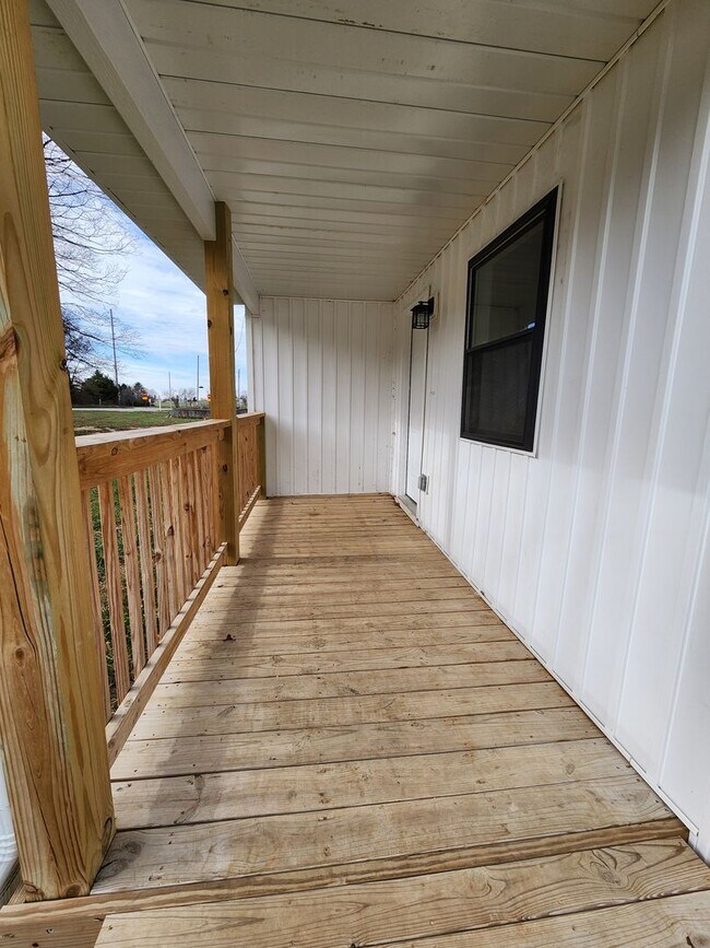 Building Photo - Spacious 3-Bedroom, 2-Bathroom Home AVAILABLE NOW!!