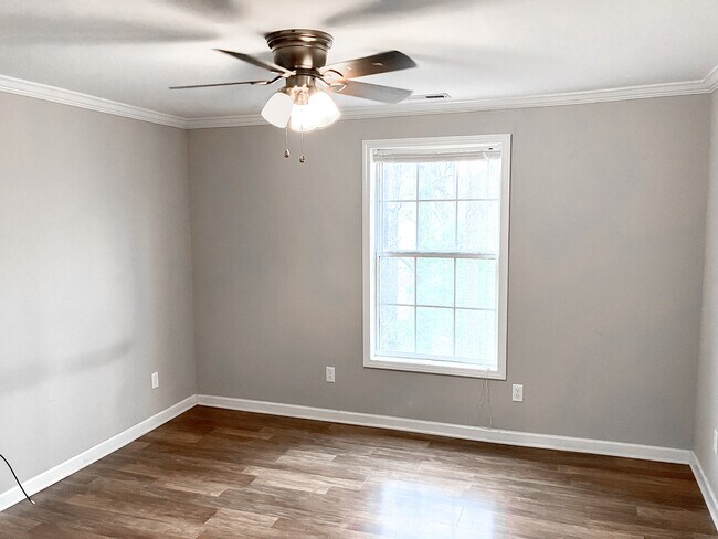 Building Photo - 1410 Beth St NW