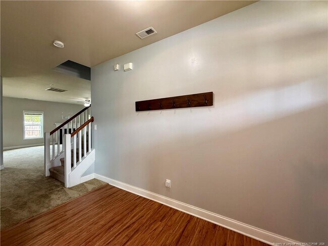 Building Photo - 260 Trenton Pl