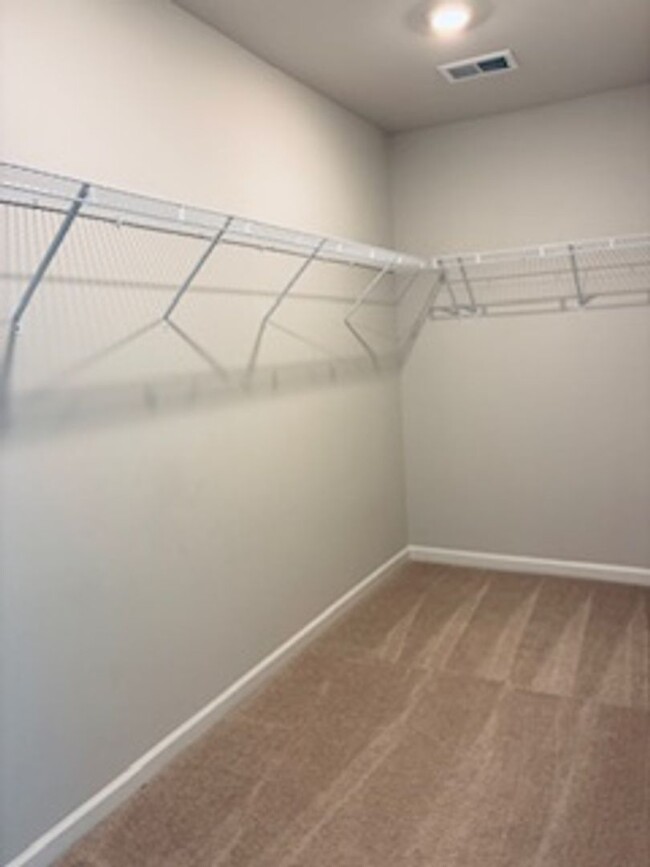 Building Photo - New 3 Bed/ 2.5 Bath Townhome Off Central A...