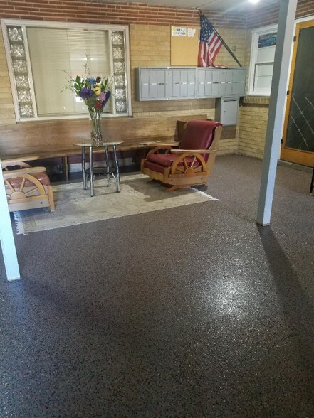 Building Photo - 3376 S Sherman St