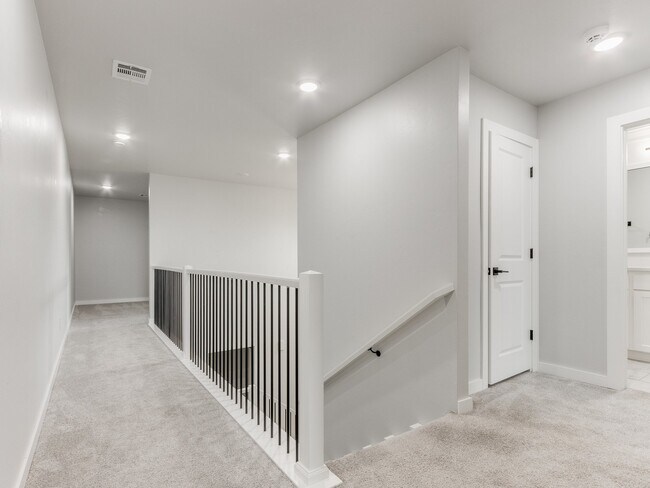 Building Photo - 8140 Jenny Ln