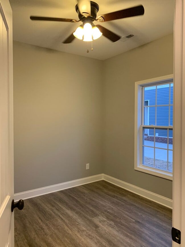 Building Photo - Alcoa 37701 - COMING SOON! 3 bedroom, 2 bath home - Contact Troy Adams (865) 233-6949