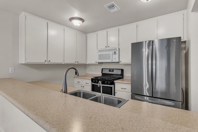 Building Photo - 403 Orange Blossom