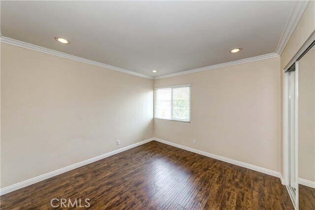 Building Photo - 5481 Villa Way