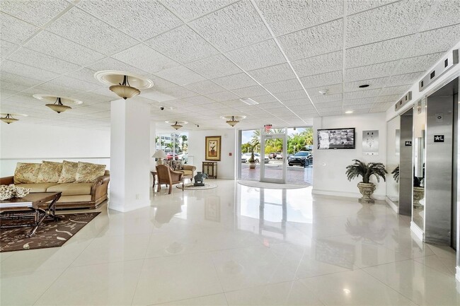 Building Photo - 2715 N Ocean Blvd