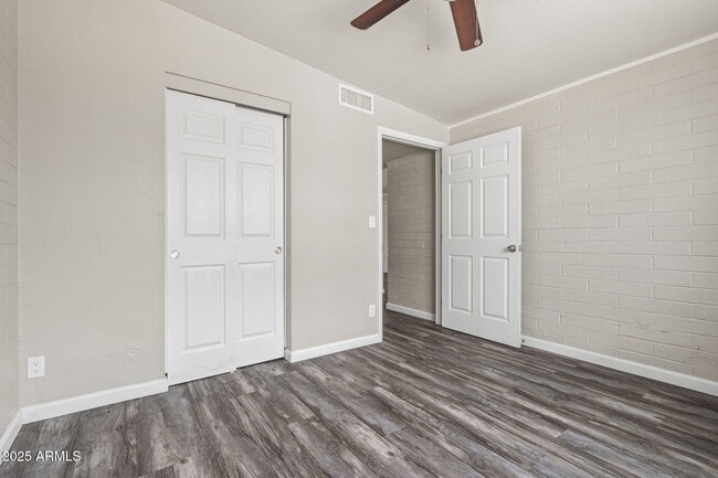 Building Photo - 221 5th Ave E