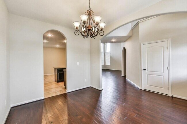 Building Photo - 28807 Mayes Bluff Dr