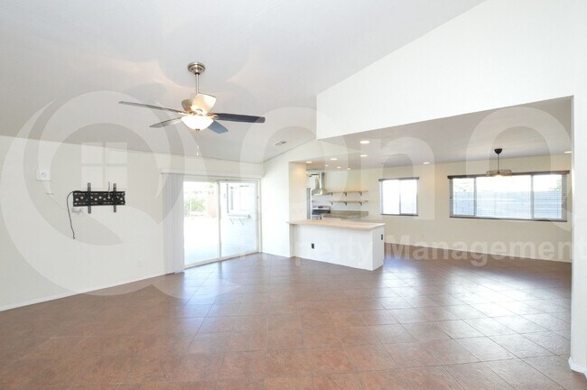 Building Photo - 2218 W Palomino Dr