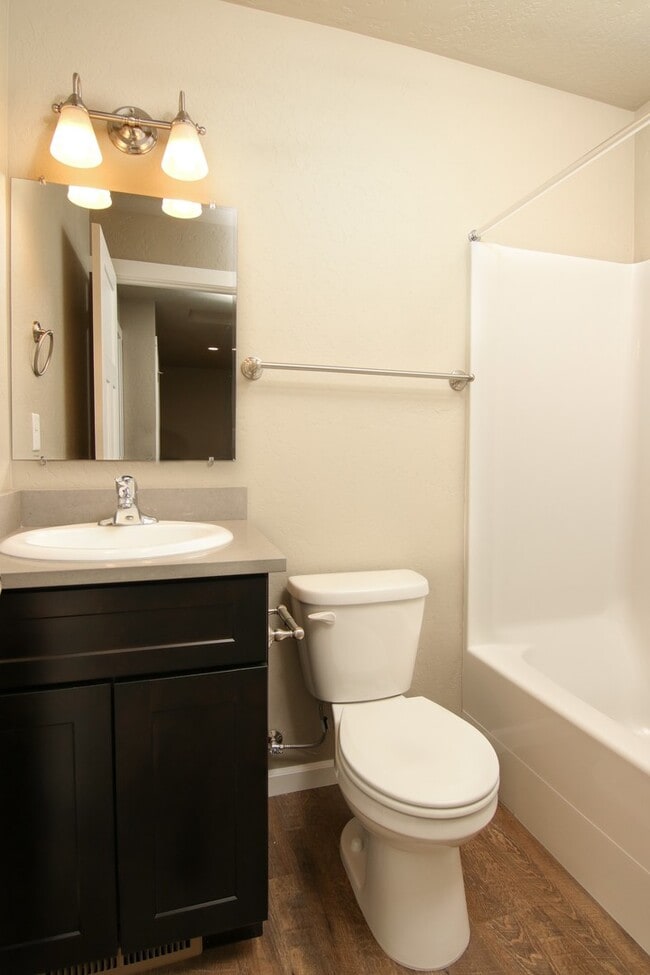 Building Photo - Modern Two Story Duplex for rent in Spokane Valley