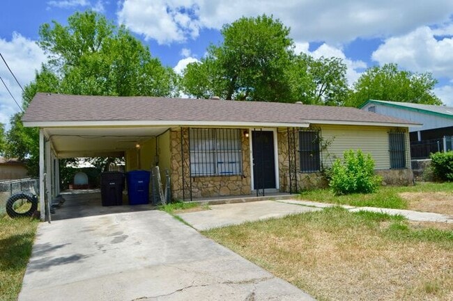 Building Photo - Charming 3 bed 2 bath right off Commerce a...