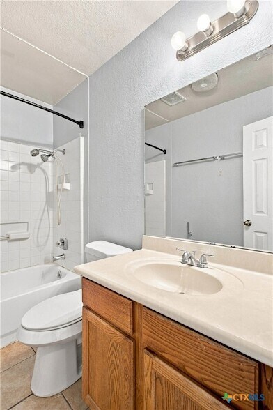 Building Photo - 3410 Victoria Cir