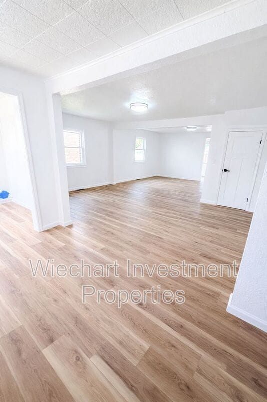 Building Photo - 409 Gibbs Ave