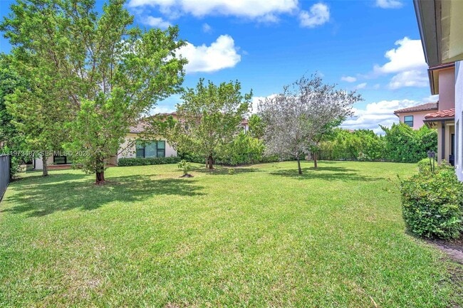 Building Photo - 1052 SW 113th Way