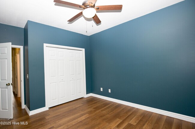 Building Photo - 110 Willow Creek Ln