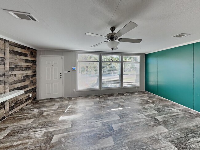 Building Photo - 1601 Quail Run