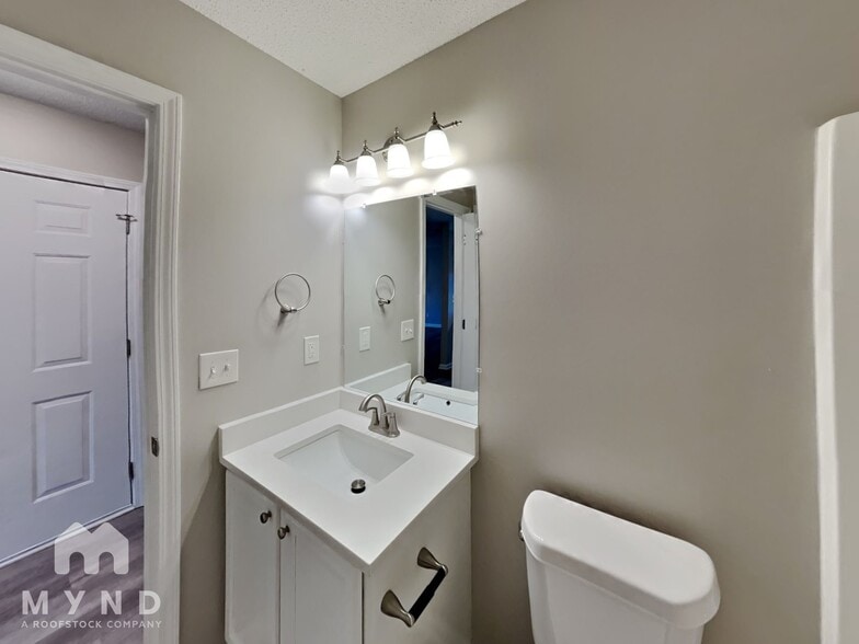 Building Photo - 7953 Lake Wind Ct