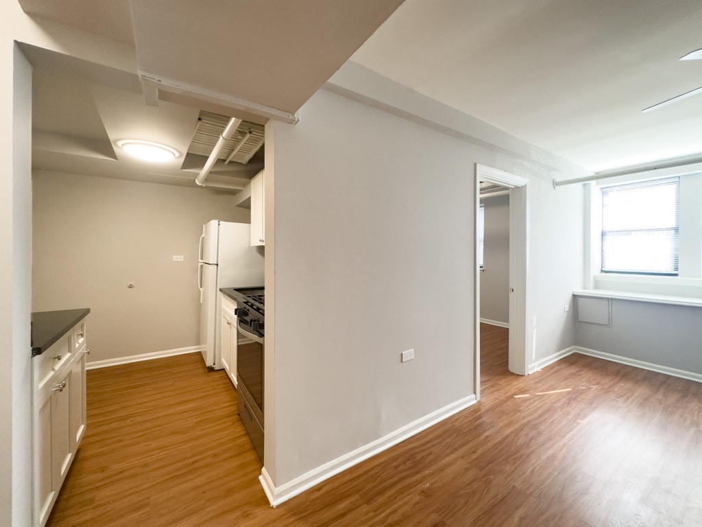 Building Photo - 5748 N Winthrop Ave