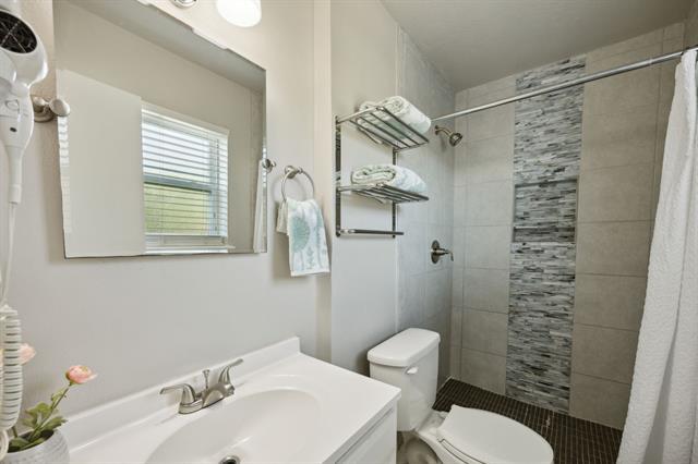 Building Photo - 501 Rogers Way