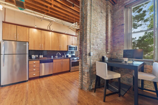 Building Photo - 2510 N Wayne Ave